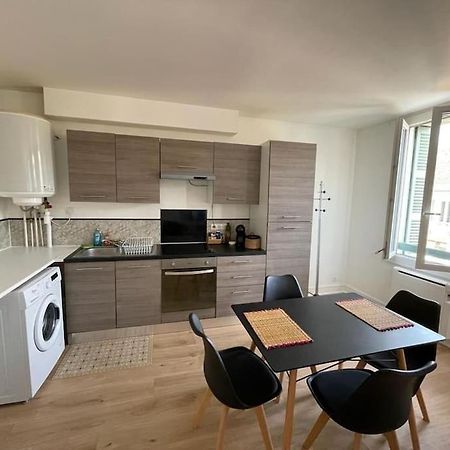 Appartement Avec Terrasse, Parking Gratuit Perigueux Bagian luar foto