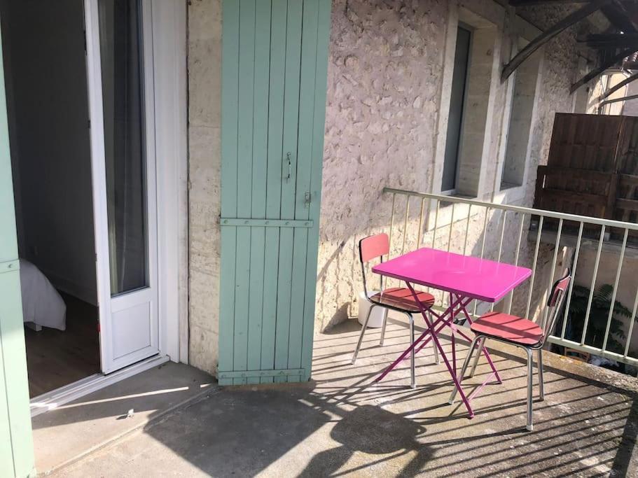 Appartement Avec Terrasse, Parking Gratuit Perigueux Bagian luar foto